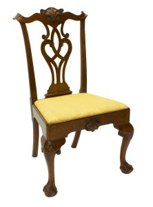 The cabriole legs on this Philadelphia side chair are curvaceous, but still fall within the mid-range of Hogarth's scale.