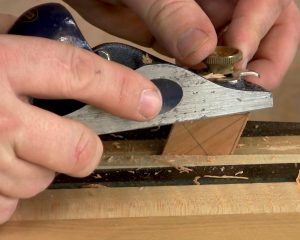 Consistently plane each side of the diamond inlay to approximately 3° to 5°.